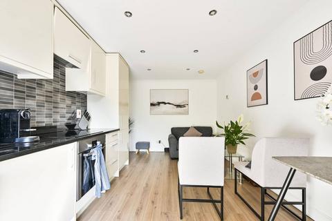 2 bedroom flat for sale, Brompton Park Crescent, West Brompton, London, SW6