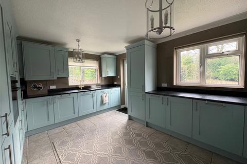15 Balfour Close, Honiton, EX14 2UW