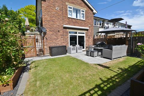 2 bedroom maisonette for sale, Belvedere Close, Teddington TW11