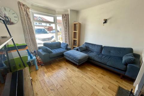147 Croft Road, Swindon, SN1 4DS