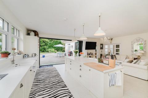 8 Capelaw Road, Edinburgh, EH13 0HG
