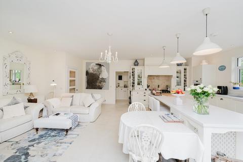 8 Capelaw Road, Edinburgh, EH13 0HG
