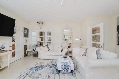 8 Capelaw Road, Edinburgh, EH13 0HG