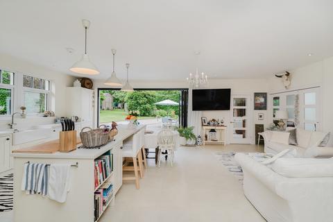 8 Capelaw Road, Edinburgh, EH13 0HG