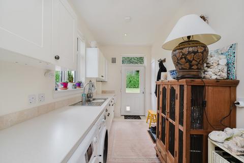 8 Capelaw Road, Edinburgh, EH13 0HG