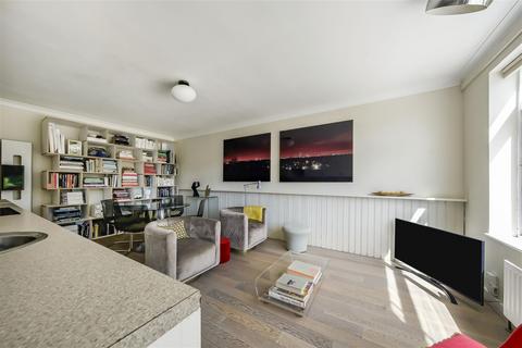 2 bedroom flat for sale, Strawberry Vale, Twickenham