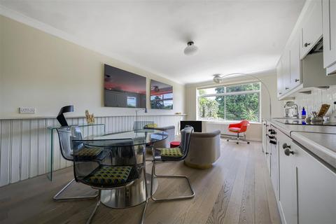 2 bedroom flat for sale, Strawberry Vale, Twickenham