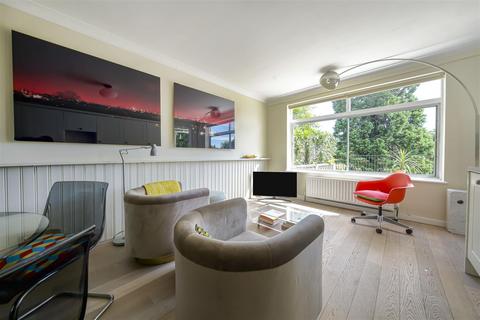 2 bedroom flat for sale, Strawberry Vale, Twickenham