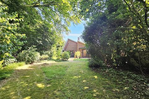 3 bedroom bungalow for sale, Little Court Close, Midhurst GU29