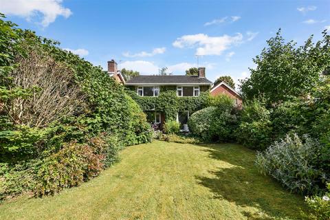 4 bedroom detached house for sale, Winchester Gardens, Andover