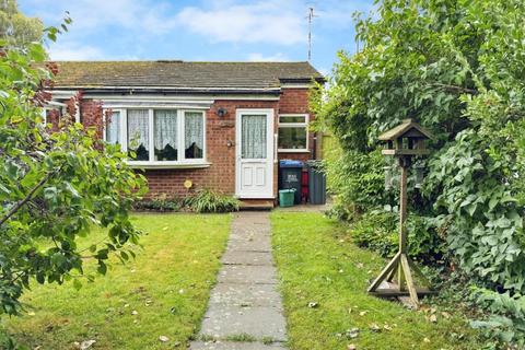 2 bedroom semi-detached bungalow for sale, Buckden Close, Warwick