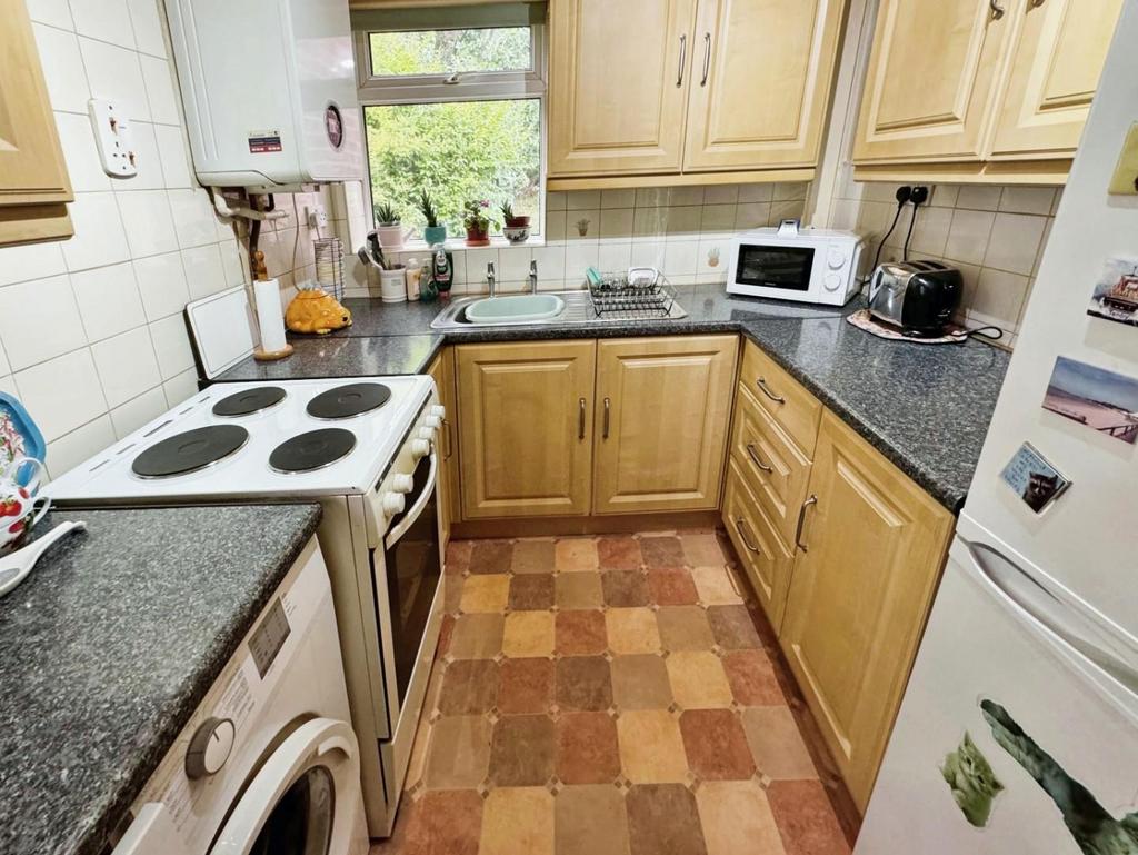 0fca3fea-Kitchen 202.jpg