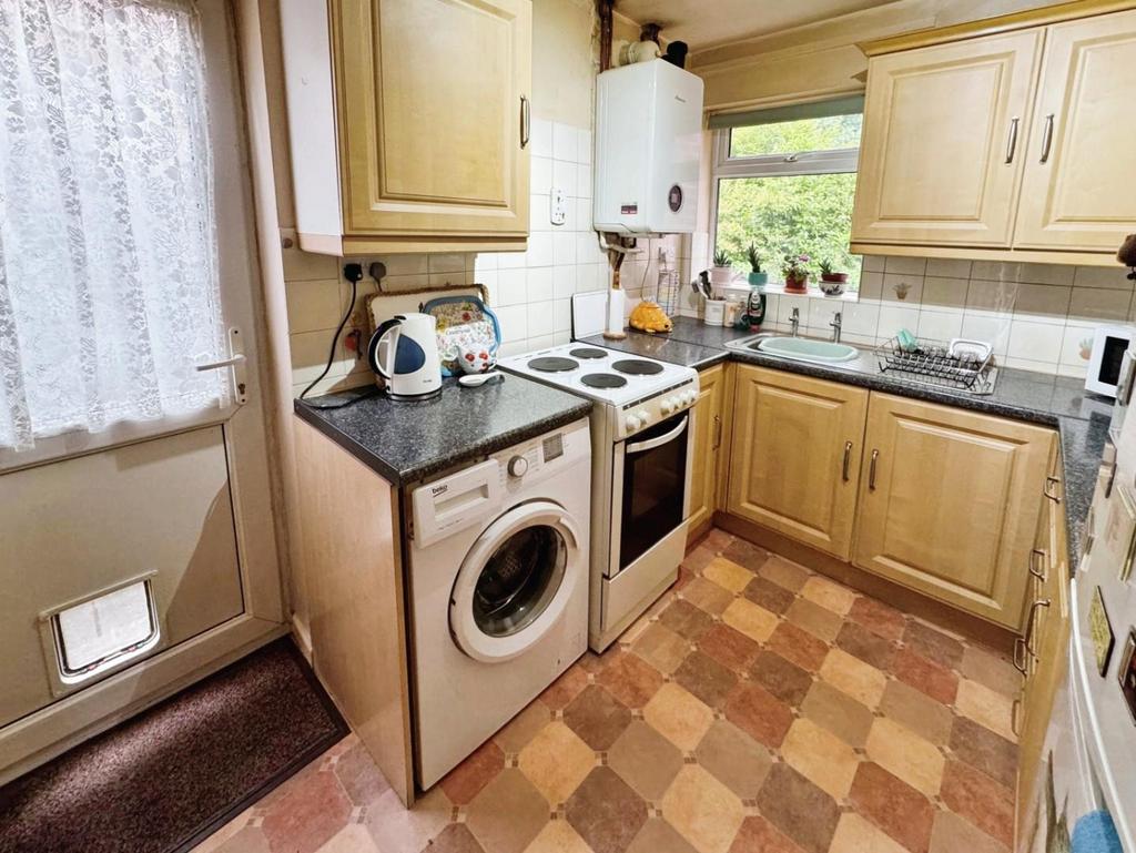 8c5e2a90-Kitchen.jpg