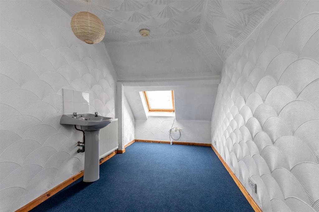 The Dell, Westbury on Trym Attic Bathroom.jpg