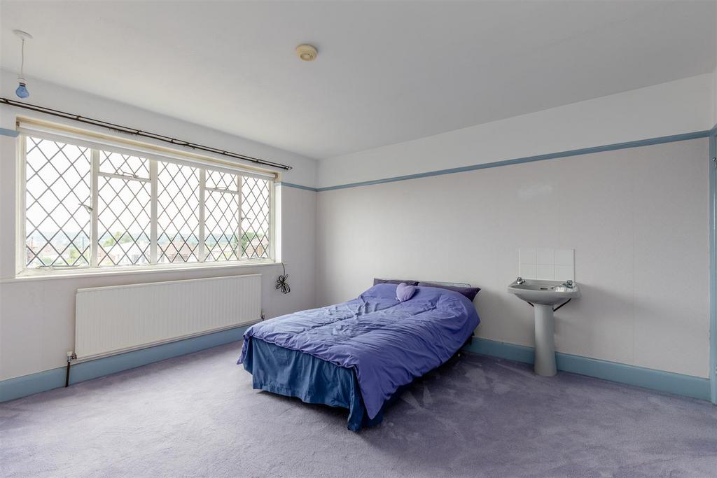 The Dell, Westbury on Trym Bed 1b.jpg