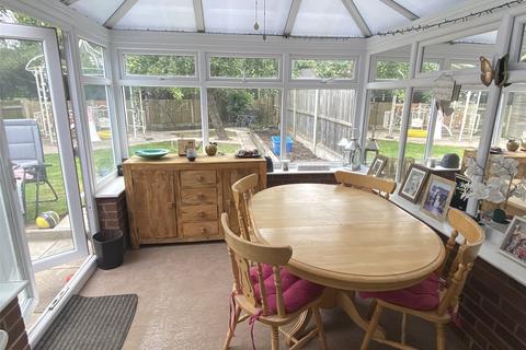 16 Garden Close, Trench, Telford, TF2 6QB