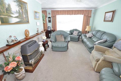 3 bedroom detached bungalow for sale, Pentremeurig Road, Carmarthen