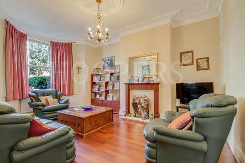 5 bedroom terraced house for sale, St Pauls Avenue, London, NW2