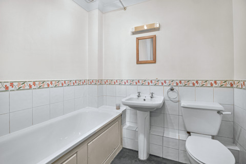 2 bedroom apartment for sale, Kestrel Court, Beckenham, Kent