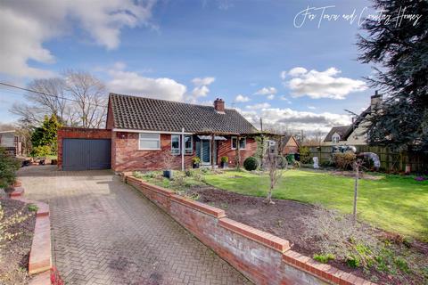 4 bedroom detached bungalow for sale, Main Street, Bishampton WR10