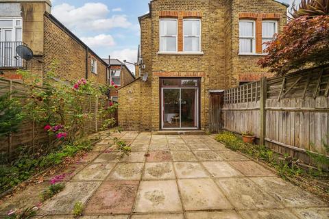 4 bedroom end of terrace house for sale, Willcott Road, Acton