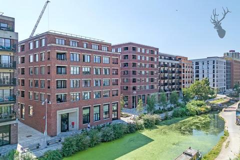 1 bedroom apartment for sale, Whitemantle Court, Fish Island, Bow