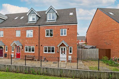 4 bedroom townhouse for sale, Kerridge Drive, Warrington