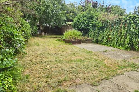 32 Victoria Avenue, Wallington, SM6 7JS
