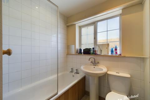 2 bedroom cluster house for sale, Lavender Close, Aylesbury, Buckinghamshire