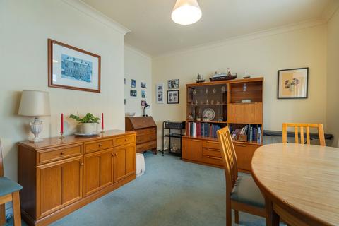 15 Balmoral Drive, Bearsden, Glasgow, G61 1DH