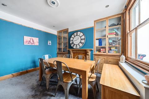 undefined, William Street