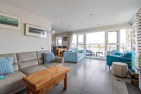 2 bedroom apartment for sale, Marconi Avenue, Penarth Marina CF64