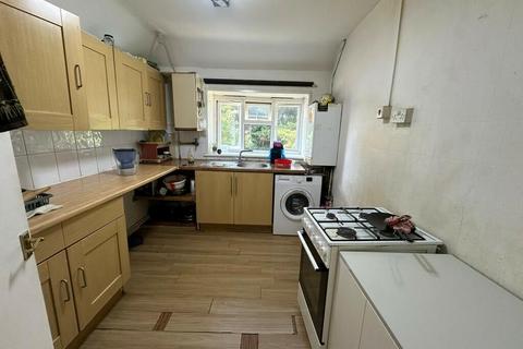 2 bedroom maisonette for sale, Beavers Lane, Hounslow TW4