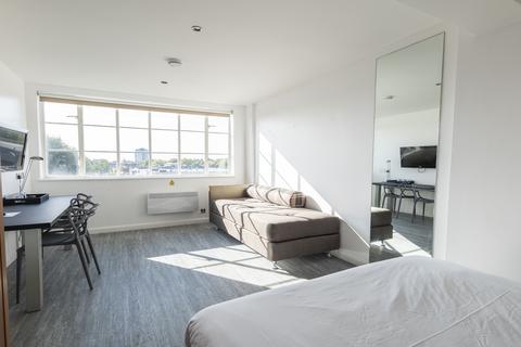 Studio to rent, Old Brompton Road, South Kensington, London, SW7