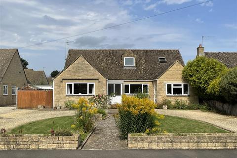 4 bedroom detached bungalow for sale, Letch Hill Drive, Bourton-On-The-Water, Cheltenham