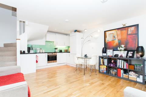 2 bedroom townhouse for sale, Batley Place, London, N16