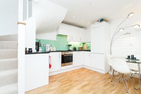 2 bedroom townhouse for sale, Batley Place, London, N16