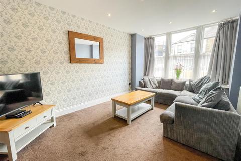 4 bedroom terraced house for sale, West Road, Buxton