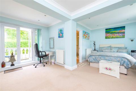 50 Matlock Way, New Malden, KT3 3AY