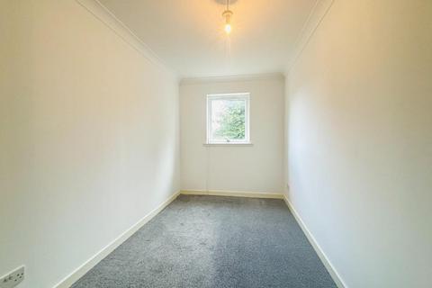 2 bedroom flat to rent, Neilston Road, Paisley, Renfrewshire, PA2