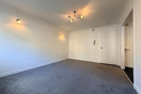 2 bedroom flat to rent, Neilston Road, Paisley, Renfrewshire, PA2