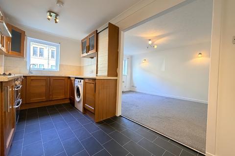 2 bedroom flat to rent, Neilston Road, Paisley, Renfrewshire, PA2