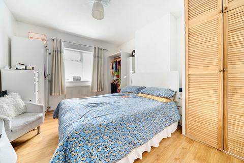 4 bedroom end of terrace house for sale, Athelney Street, London