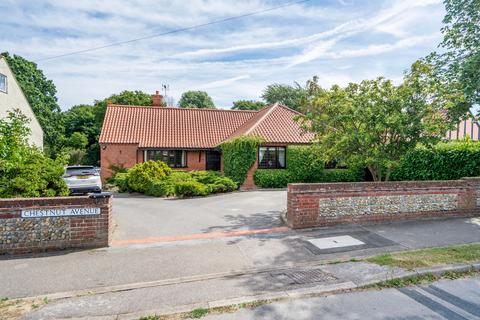 4 bedroom detached bungalow for sale, Chestnut Avenue, Lowestoft, NR32