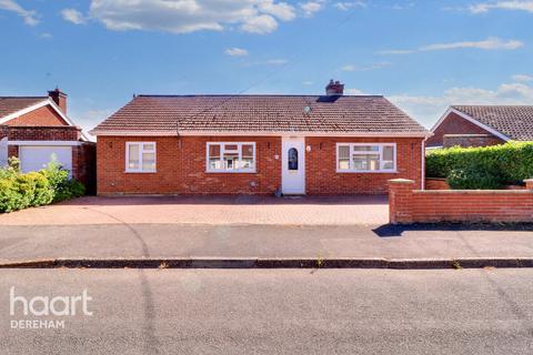 3 bedroom detached bungalow for sale, Smithtyne Avenue, Dereham