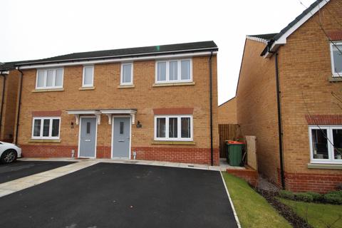 3 bedroom semi-detached house to rent, Ravenscraig Road, Longridge PR3