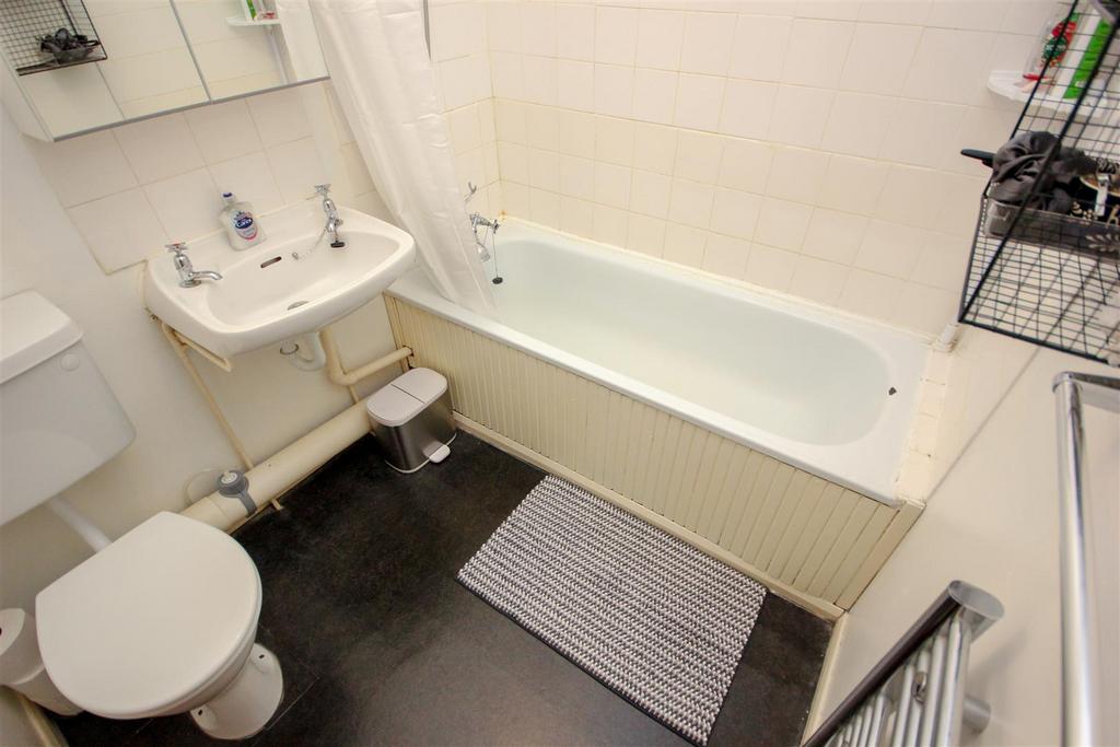 Bathroom.jpg