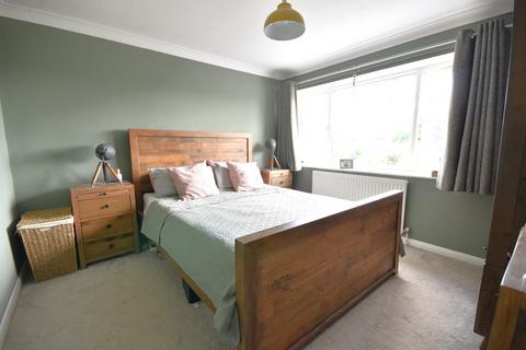 15 Lynn Walk, Reigate, RH2 7NZ