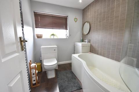 15 Lynn Walk, Reigate, RH2 7NZ