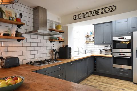 15 Lynn Walk, Reigate, RH2 7NZ